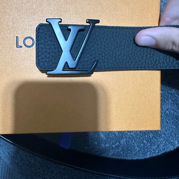 Louis Vuitton Black Initials Reversible Belt - Picture 7 of 7